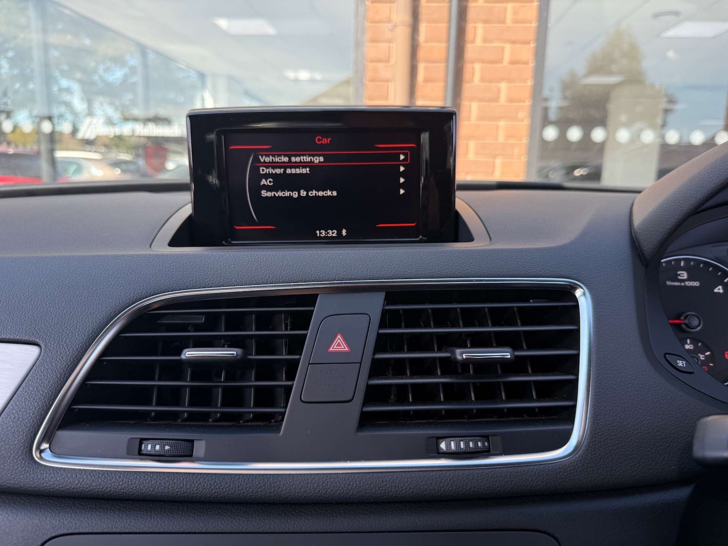 Used Audi Q3 2013 for sale - 76670482: Photo 23