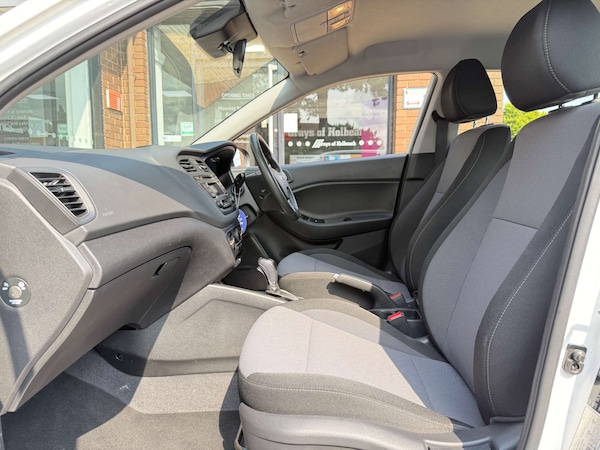 Used Hyundai i20 2017 for sale - 76277969: Photo 10