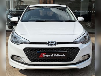 Used Hyundai i20 2017 for sale - 76277969: Photo 2