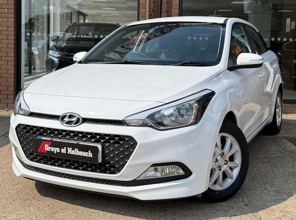 Used Hyundai i20 2017 for sale - 76277969: Photo 4