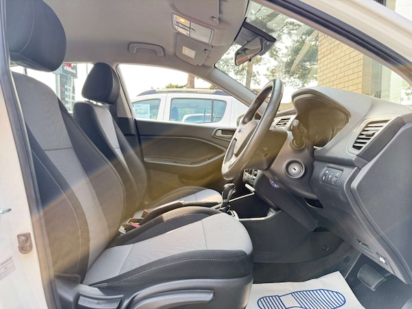 Used Hyundai i20 2017 for sale - 76277969: Photo 7