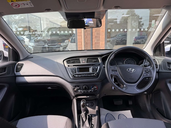 Used Hyundai i20 2017 for sale - 76277969: Photo 9