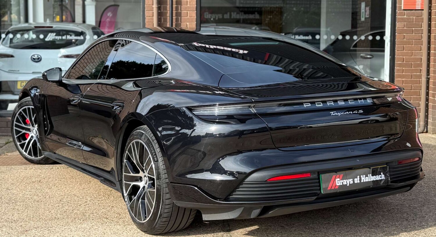Used Porsche Taycan 2022 for sale - 76077982: Photo 3