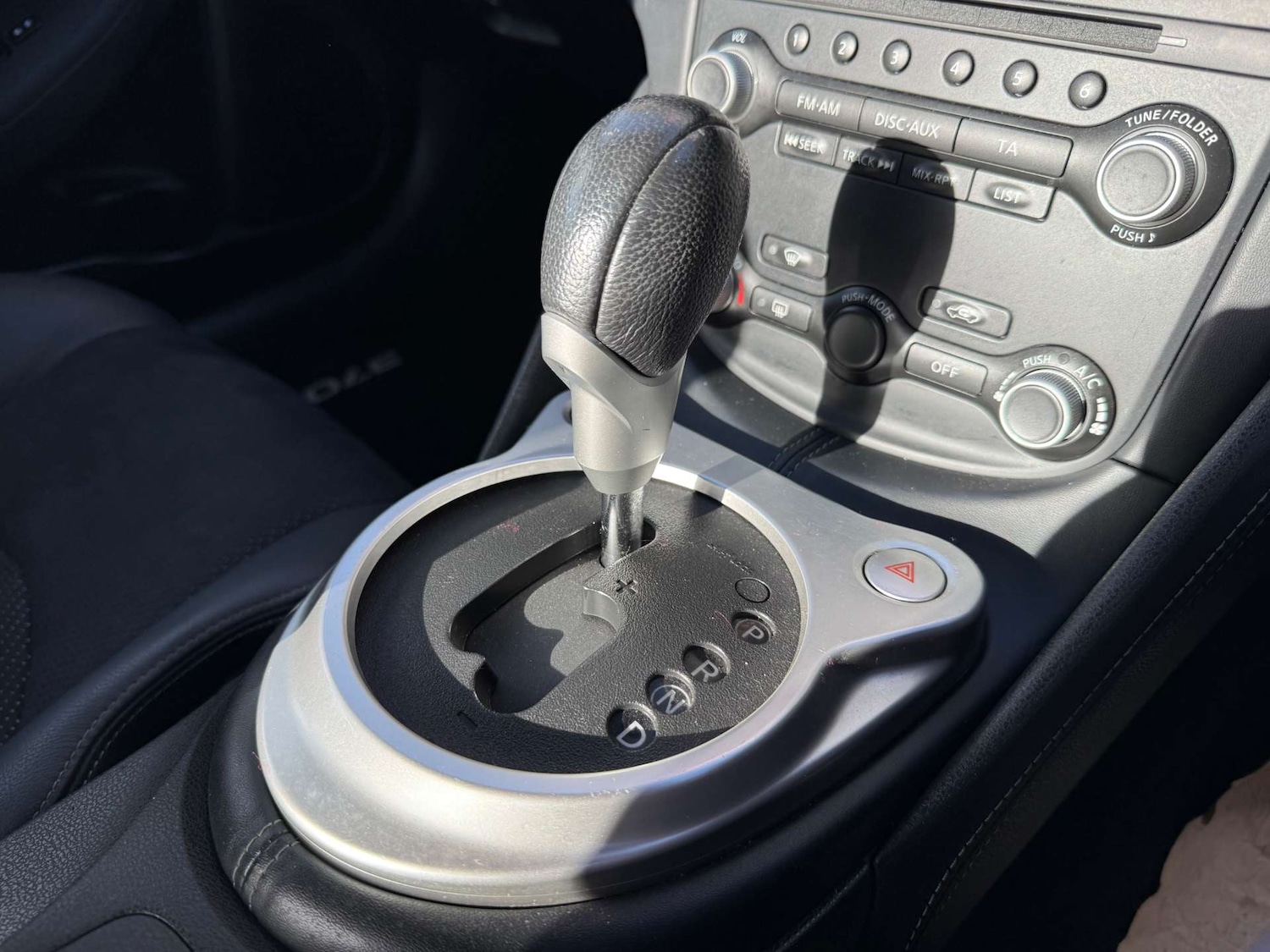 Used Nissan 370 Z 2010 for sale - 76352630: Photo 10