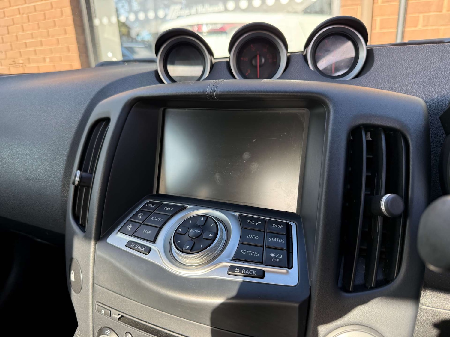 Used Nissan 370 Z 2010 for sale - 76352630: Photo 11