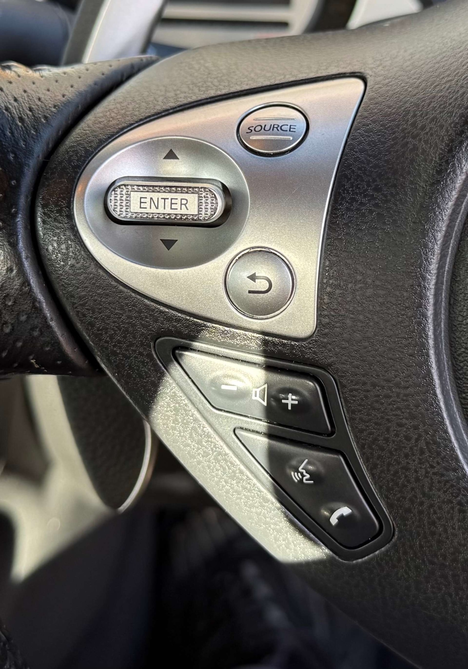 Used Nissan 370 Z 2010 for sale - 76352630: Photo 13