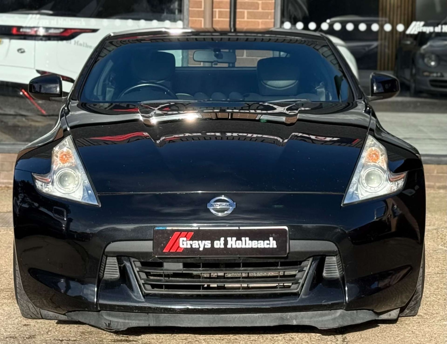 Used Nissan 370 Z 2010 for sale - 76352630: Photo 2