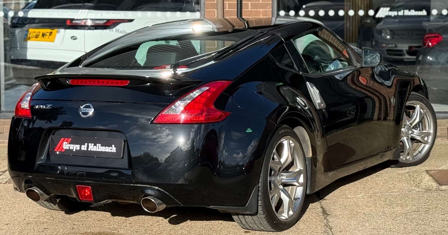 Used Nissan 370 Z 2010 for sale - 76352630: Photo 4