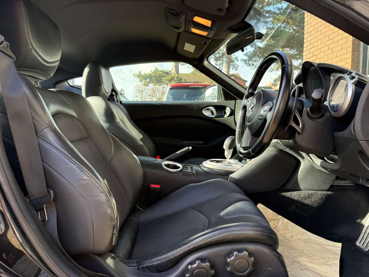 Used Nissan 370 Z 2010 for sale - 76352630: Photo 7