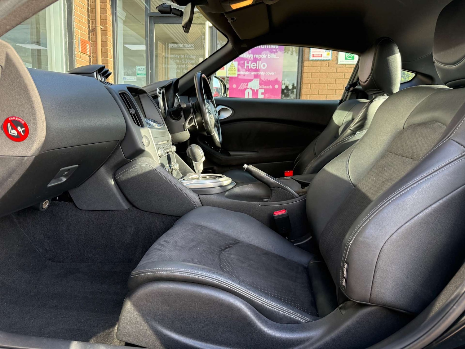 Used Nissan 370 Z 2010 for sale - 76352630: Photo 9