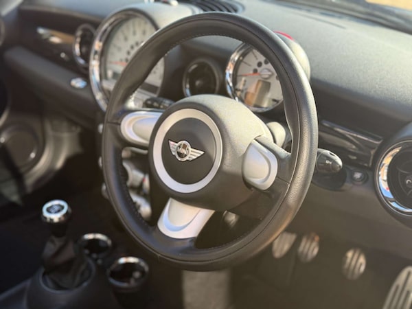 Used MINI Convertible 2010 for sale - 76171659: Photo 11