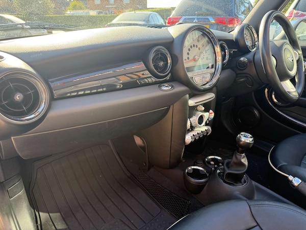 Used MINI Convertible 2010 for sale - 76171659: Photo 14