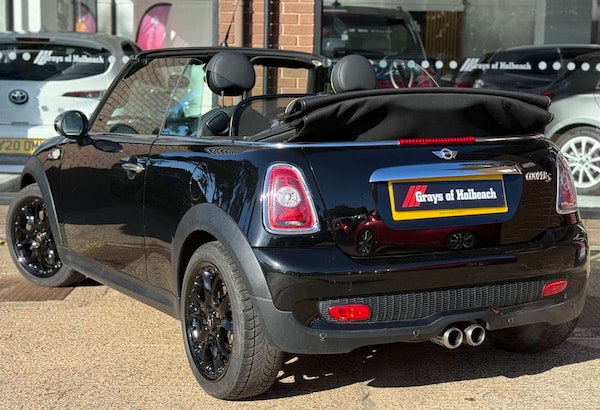 Used MINI Convertible 2010 for sale - 76171659: Photo 4