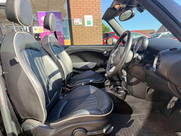 Used MINI Convertible 2010 for sale - 76171659: Photo 9