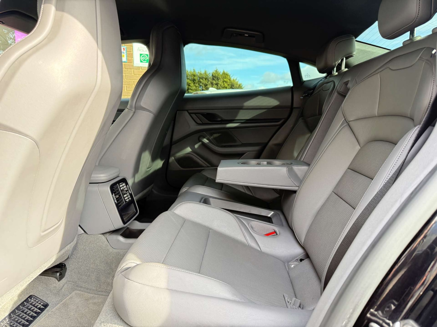 Used Porsche Taycan 2022 for sale - 77259165: Photo 11