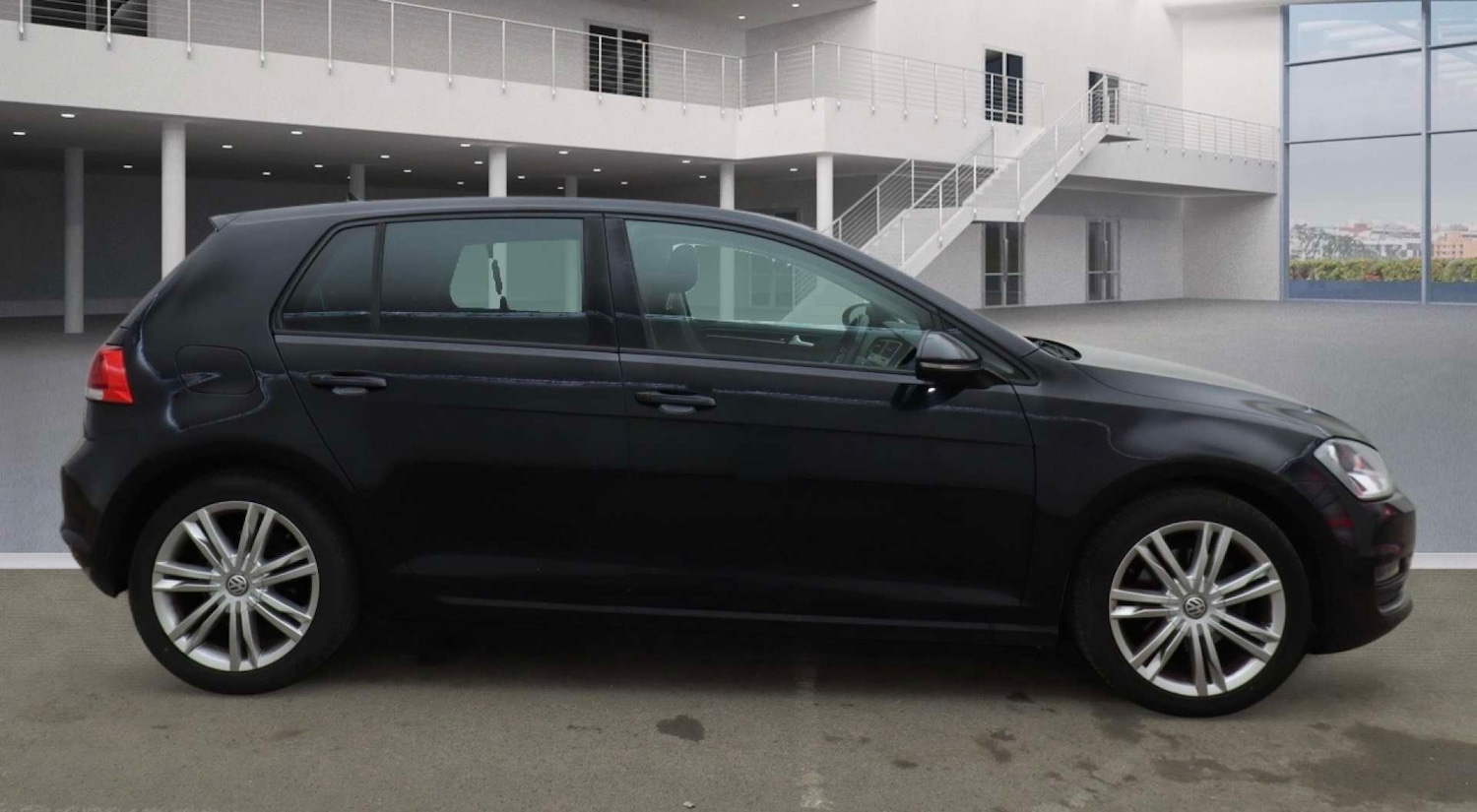 Used Volkswagen Golf 2015 for sale - 77968990: Photo 4