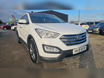 Used Hyundai Santa Fe 2015 for sale - 77049854: Photo