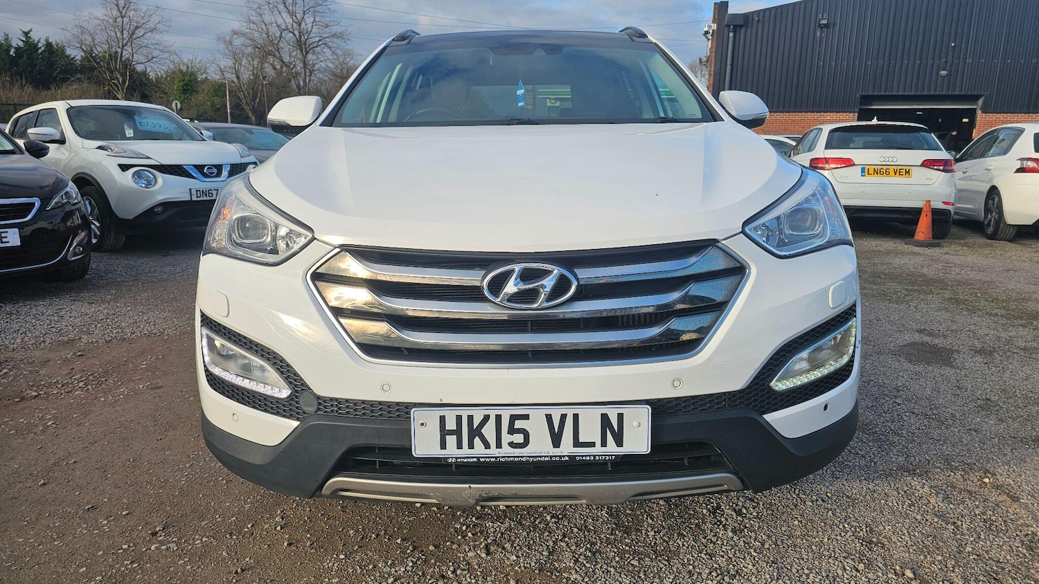 Used Hyundai Santa Fe 2015 for sale - 77049854: Photo 2