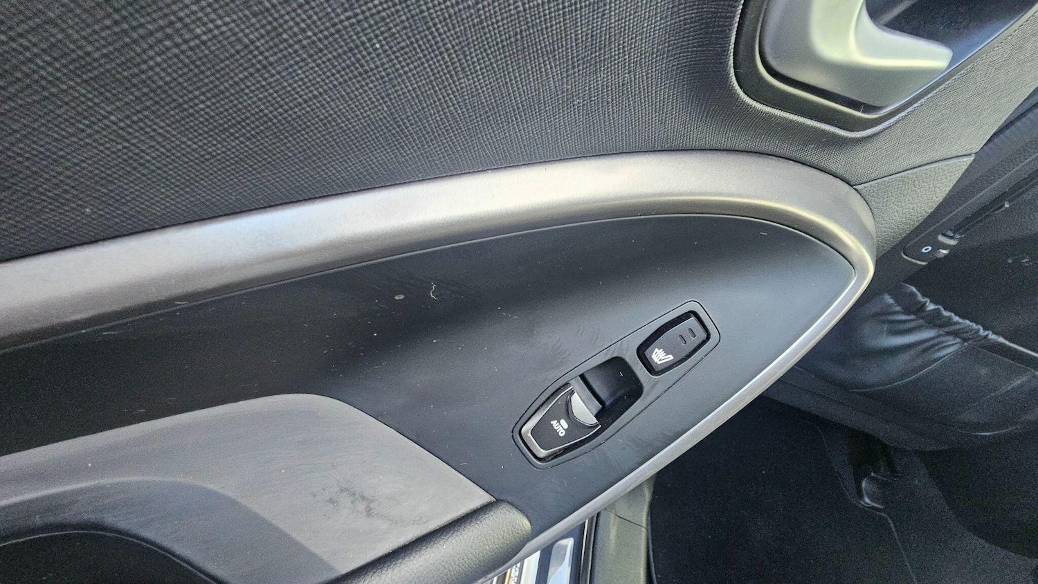 Used Hyundai Santa Fe 2015 for sale - 77049854: Photo 24