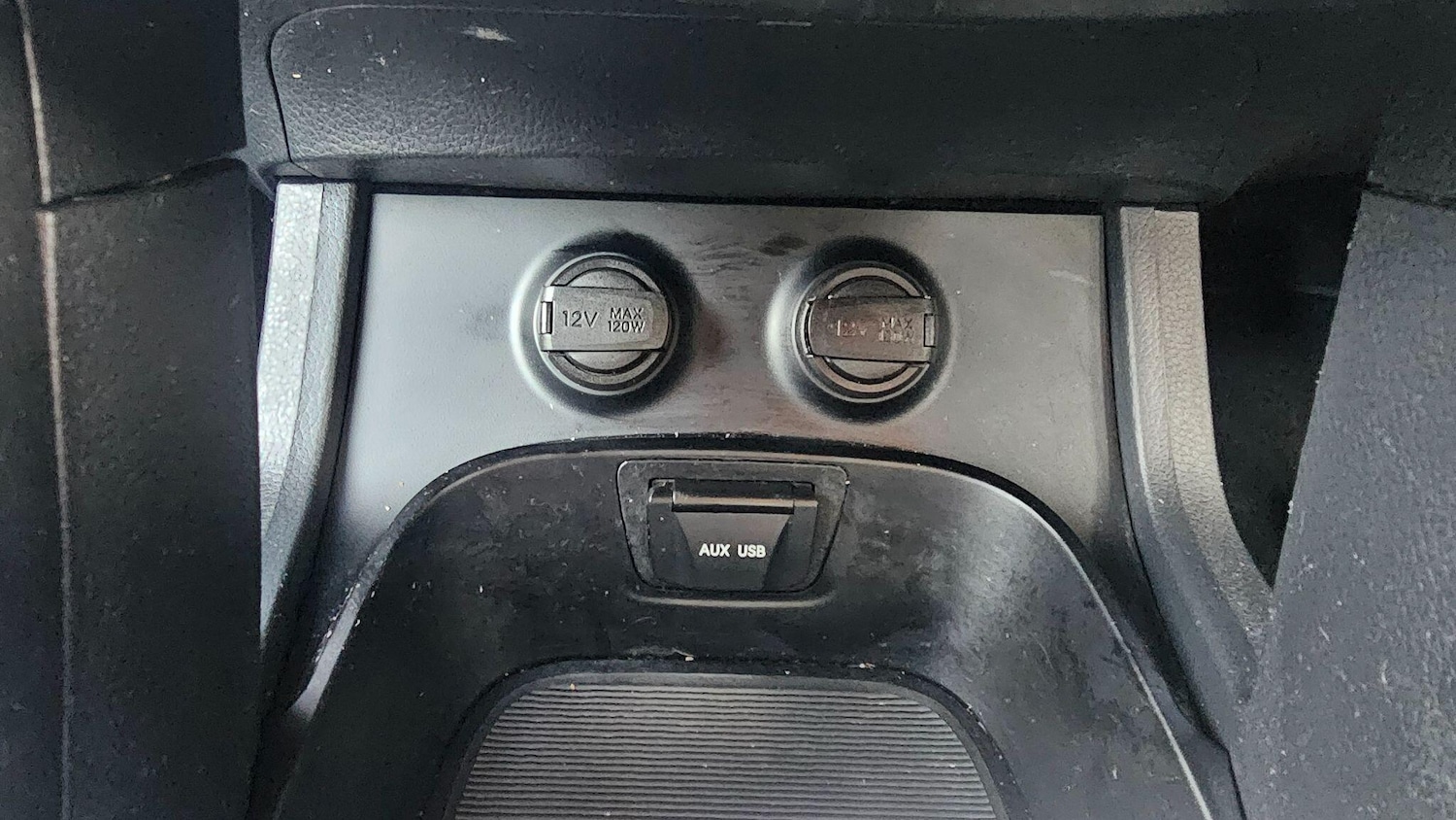 Used Hyundai Santa Fe 2015 for sale - 77049854: Photo 35