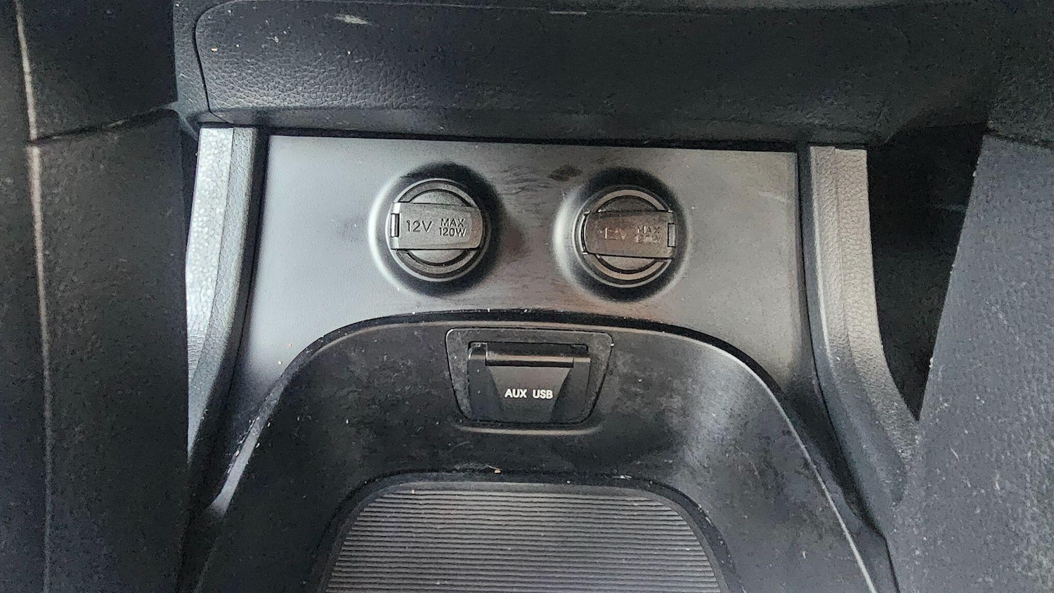 Used Hyundai Santa Fe 2015 for sale - 77049854: Photo 36