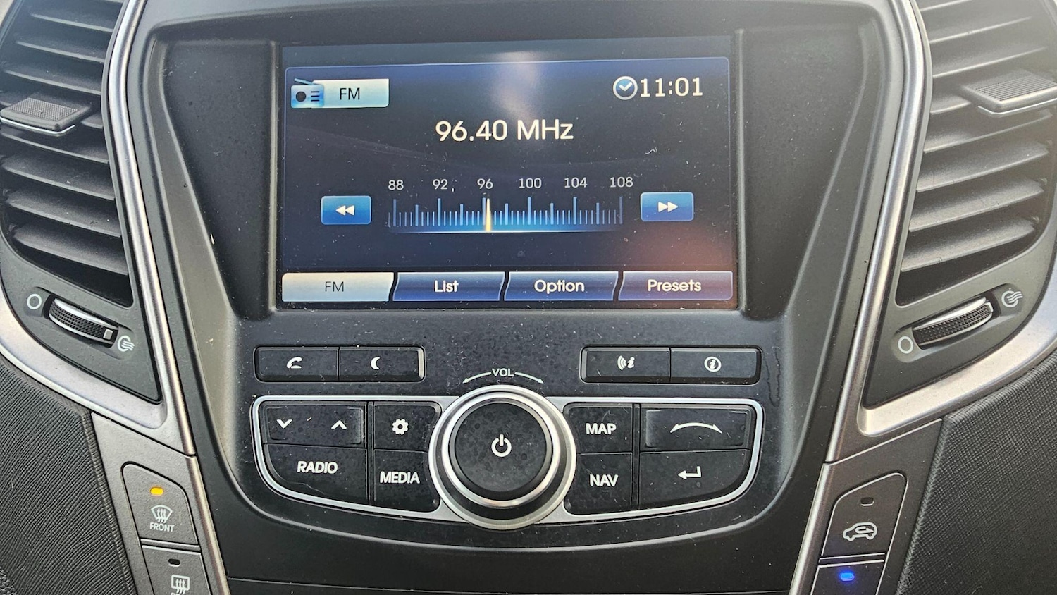 Used Hyundai Santa Fe 2015 for sale - 77049854: Photo 38