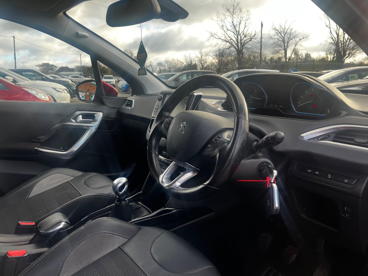 Used Peugeot 2008 2017 for sale - 76633571: Photo 12