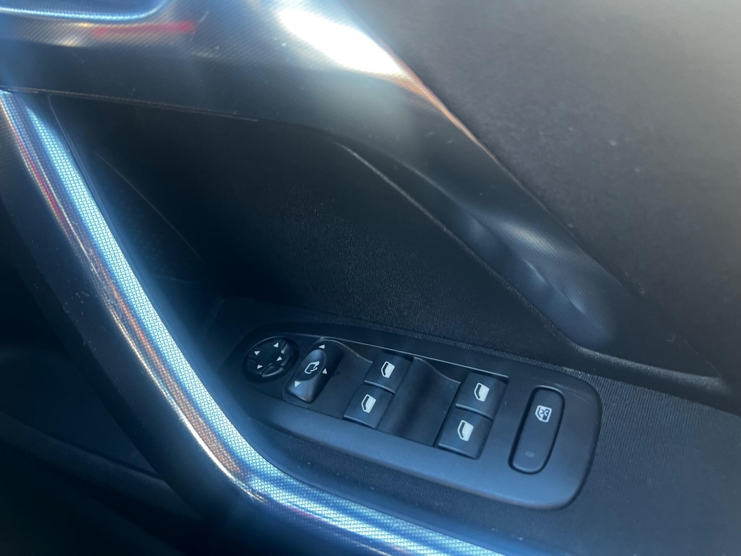 Used Peugeot 2008 2017 for sale - 76633571: Photo 23