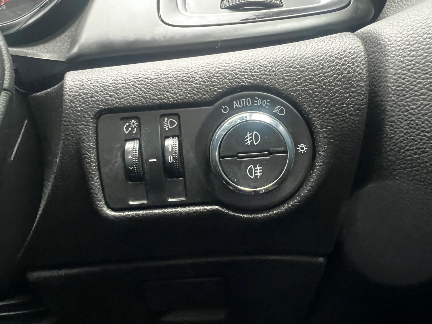 Used Vauxhall Cascada 2015 for sale - 76499579: Photo 24