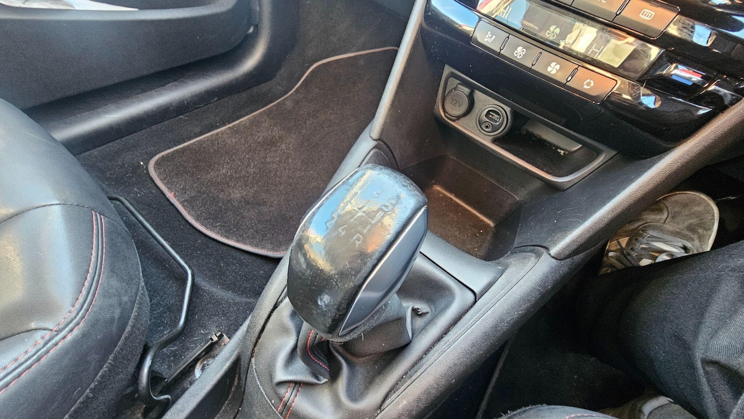 Used Peugeot 208 for sale - 76658355: Photo 26