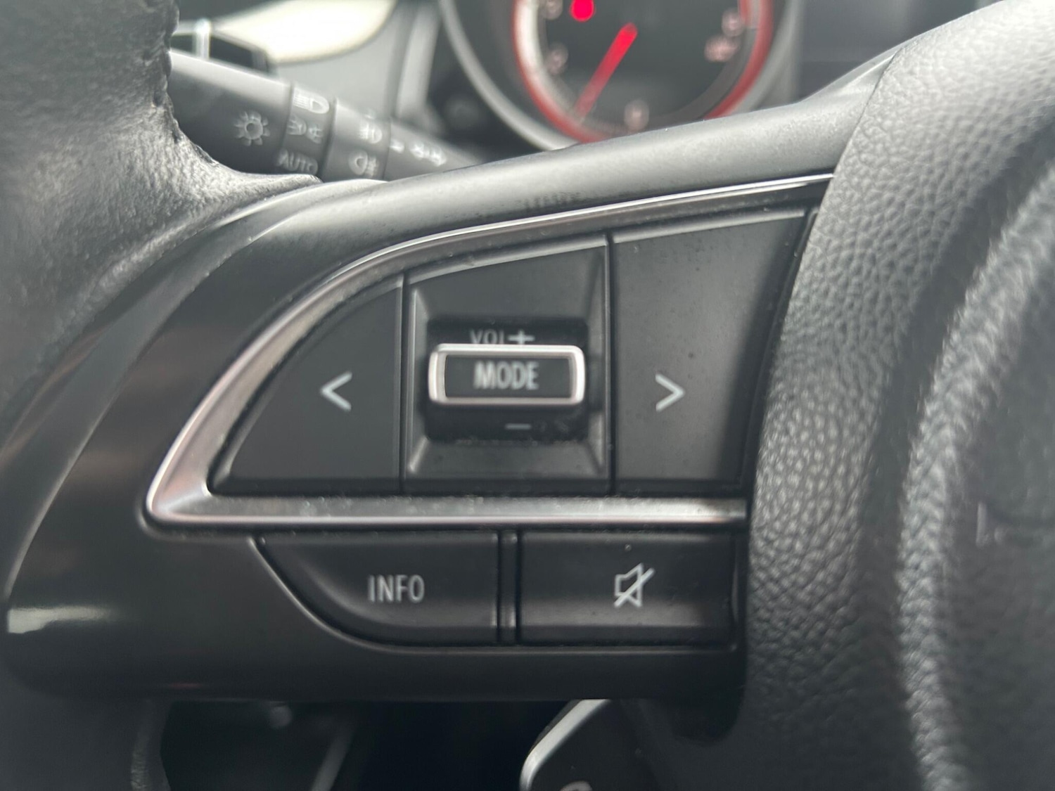 Used Suzuki Swift 2018 for sale - 77549908: Photo 27