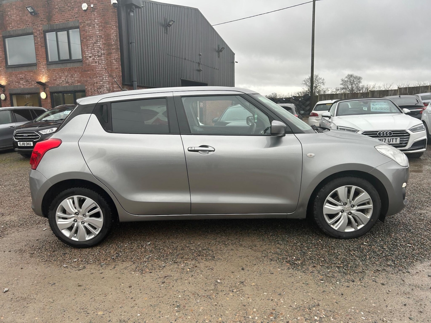 Used Suzuki Swift 2018 for sale - 77549908: Photo 3