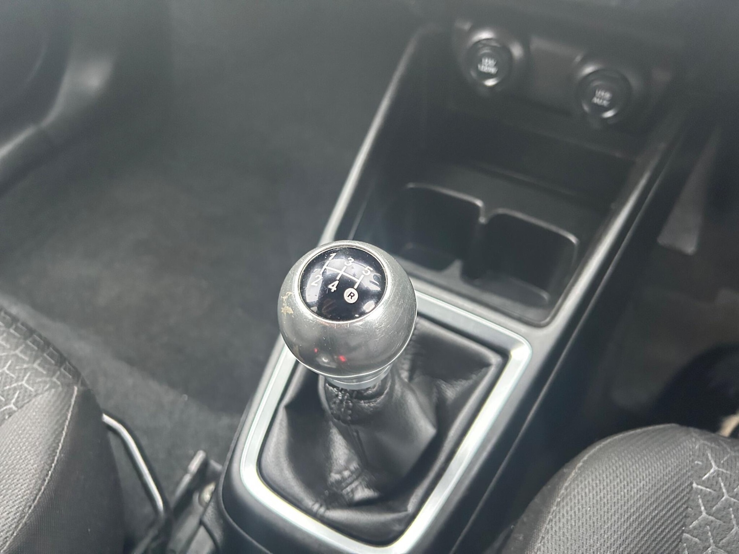 Used Suzuki Swift 2018 for sale - 77549908: Photo 34