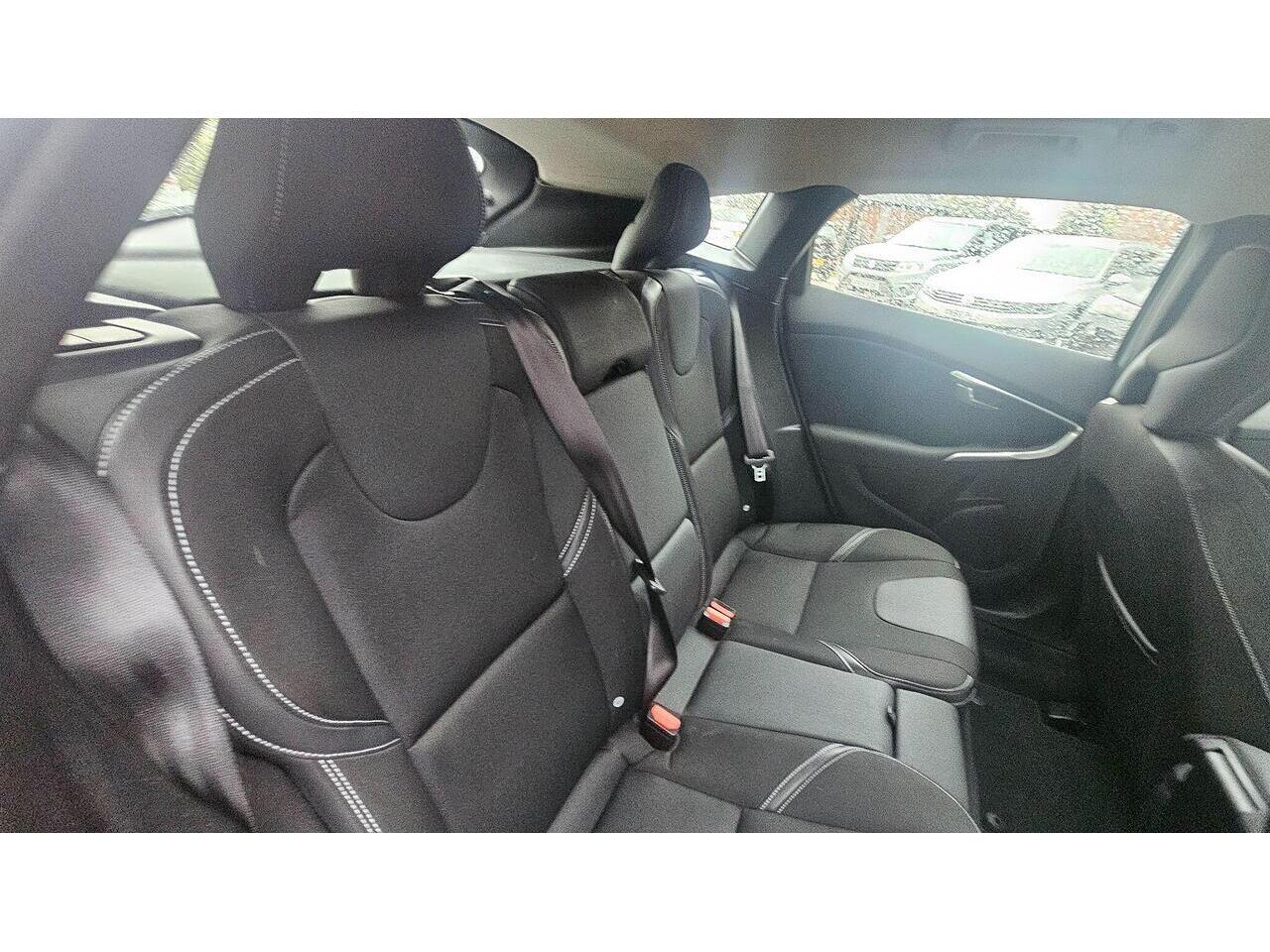 Used Volvo V40 2019 for sale - 76561311: Photo 16