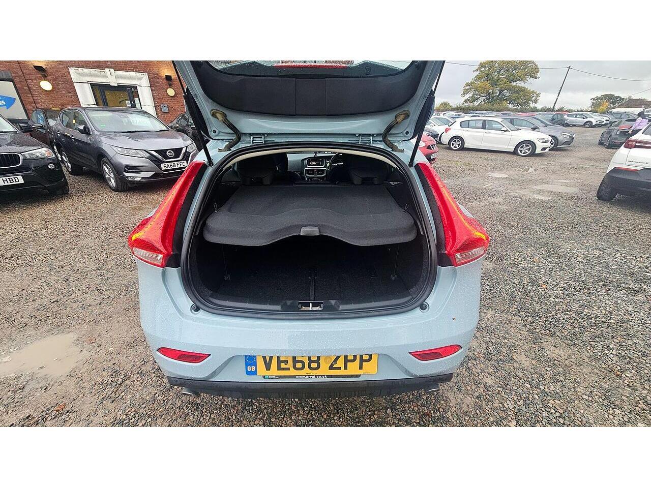 Used Volvo V40 2019 for sale - 76561311: Photo 17