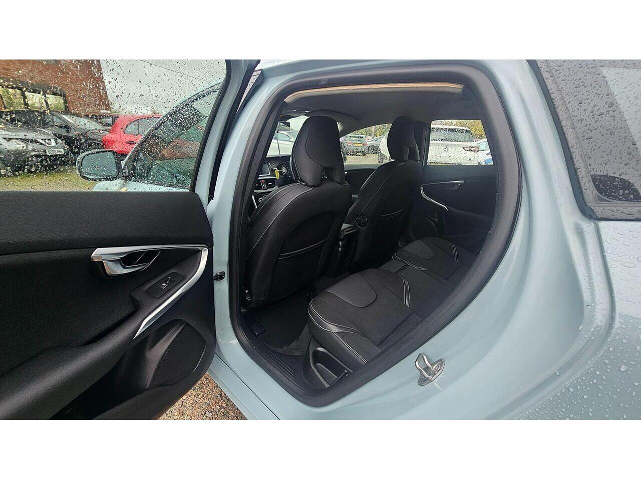 Used Volvo V40 2019 for sale - 76561311: Photo 18