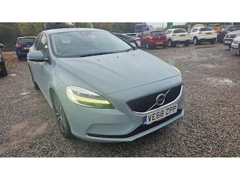 2019 (68) - D2 [120] Momentum Nav Plus 5dr Geartronic