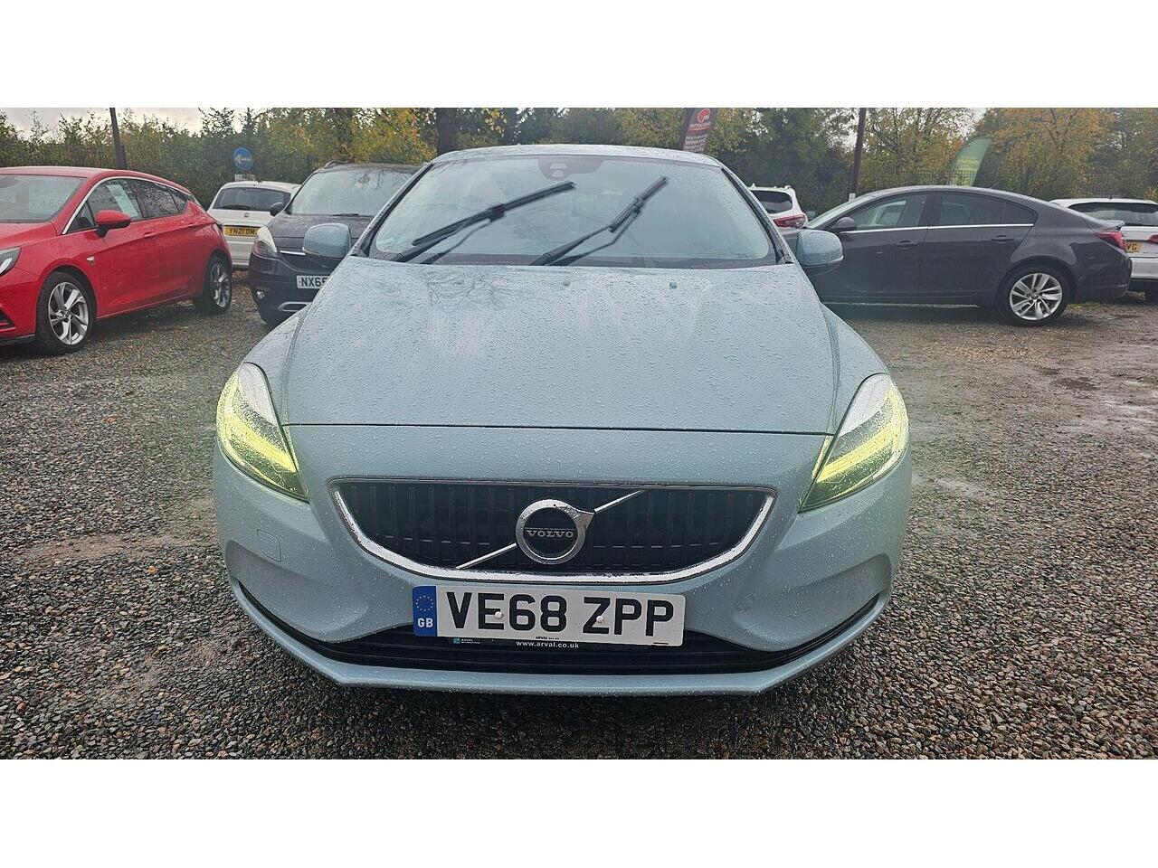 Used Volvo V40 2019 for sale - 76561311: Photo 2