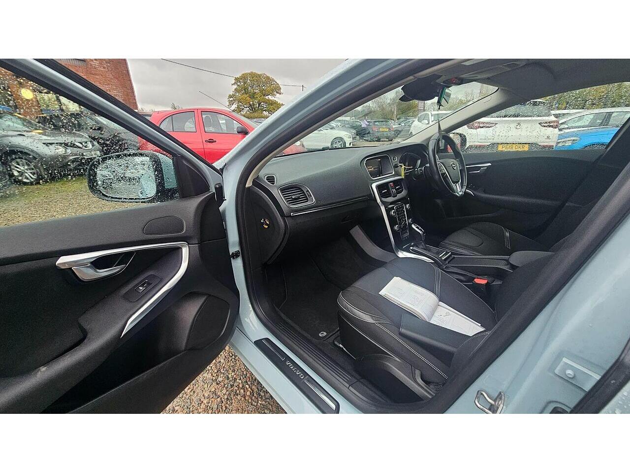 Used Volvo V40 2019 for sale - 76561311: Photo 21