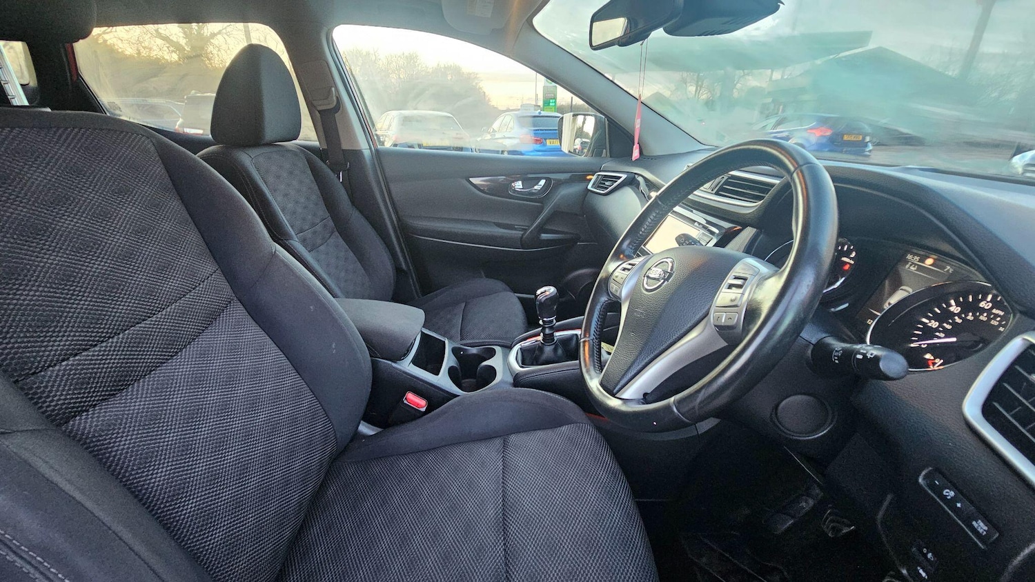 Used Nissan Qashqai 2015 for sale - 77440624: Photo 11