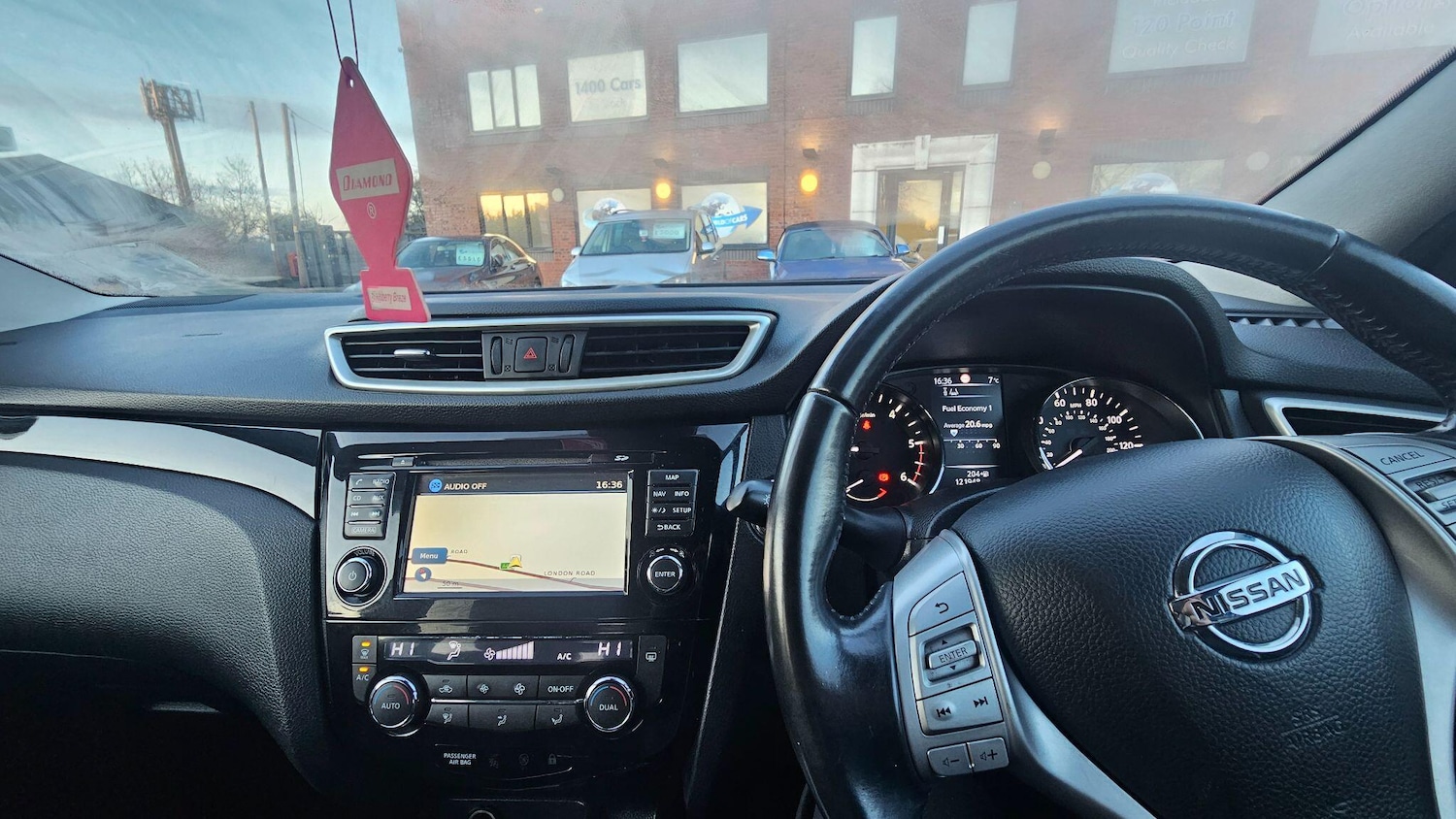 Used Nissan Qashqai 2015 for sale - 77440624: Photo 22