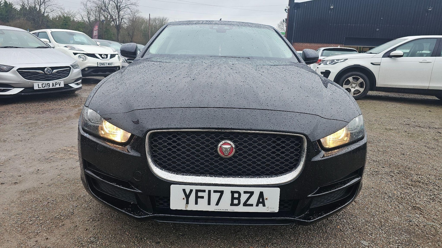 Used Jaguar XE 2017 for sale - 76926450: Photo 2