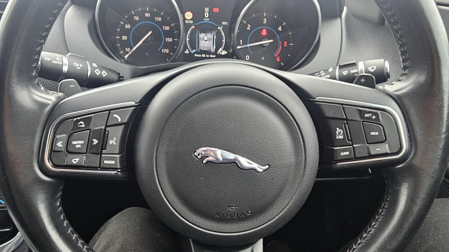 Used Jaguar XE 2017 for sale - 76926450: Photo 28