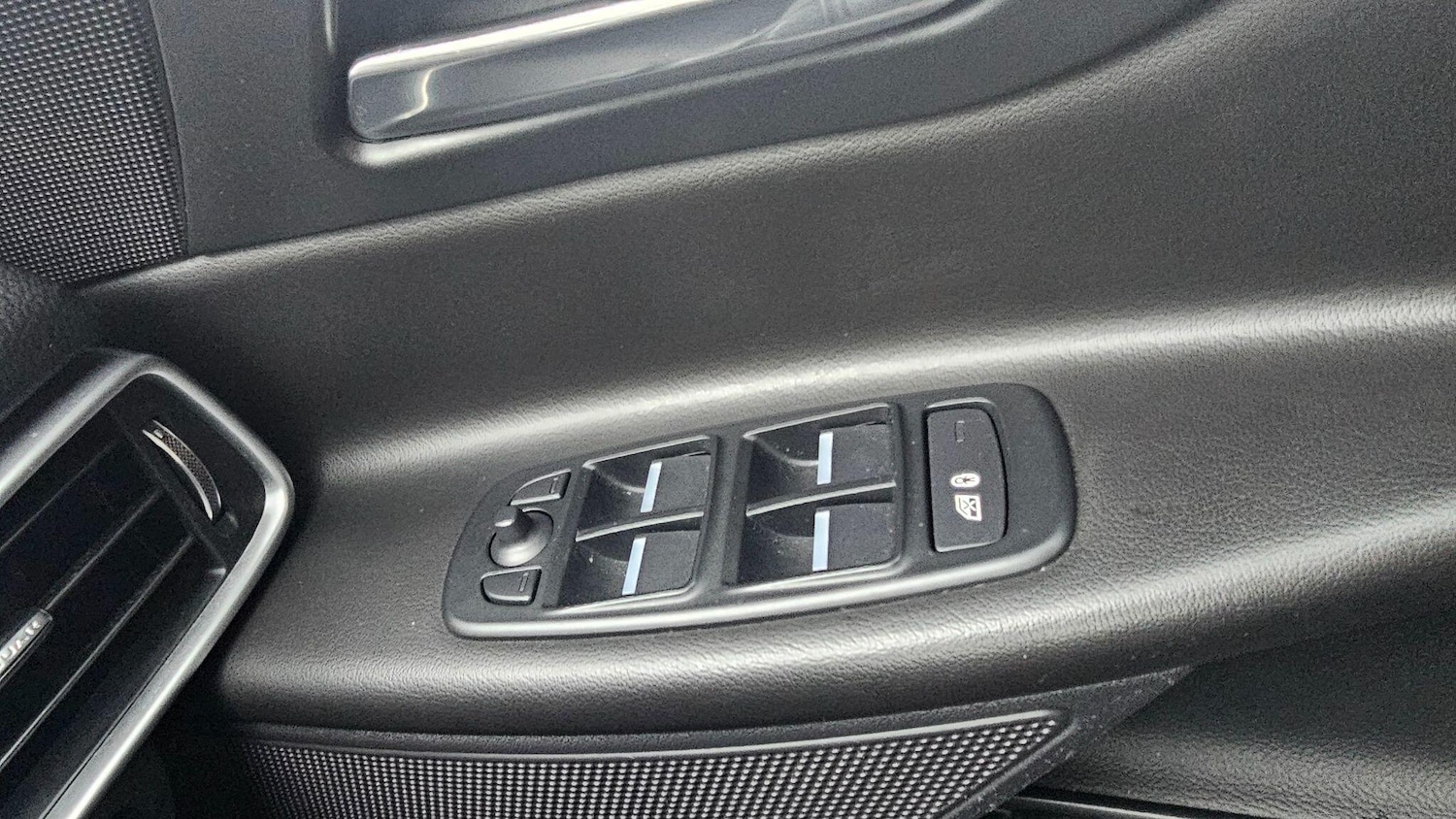 Used Jaguar XE 2017 for sale - 76926450: Photo 29