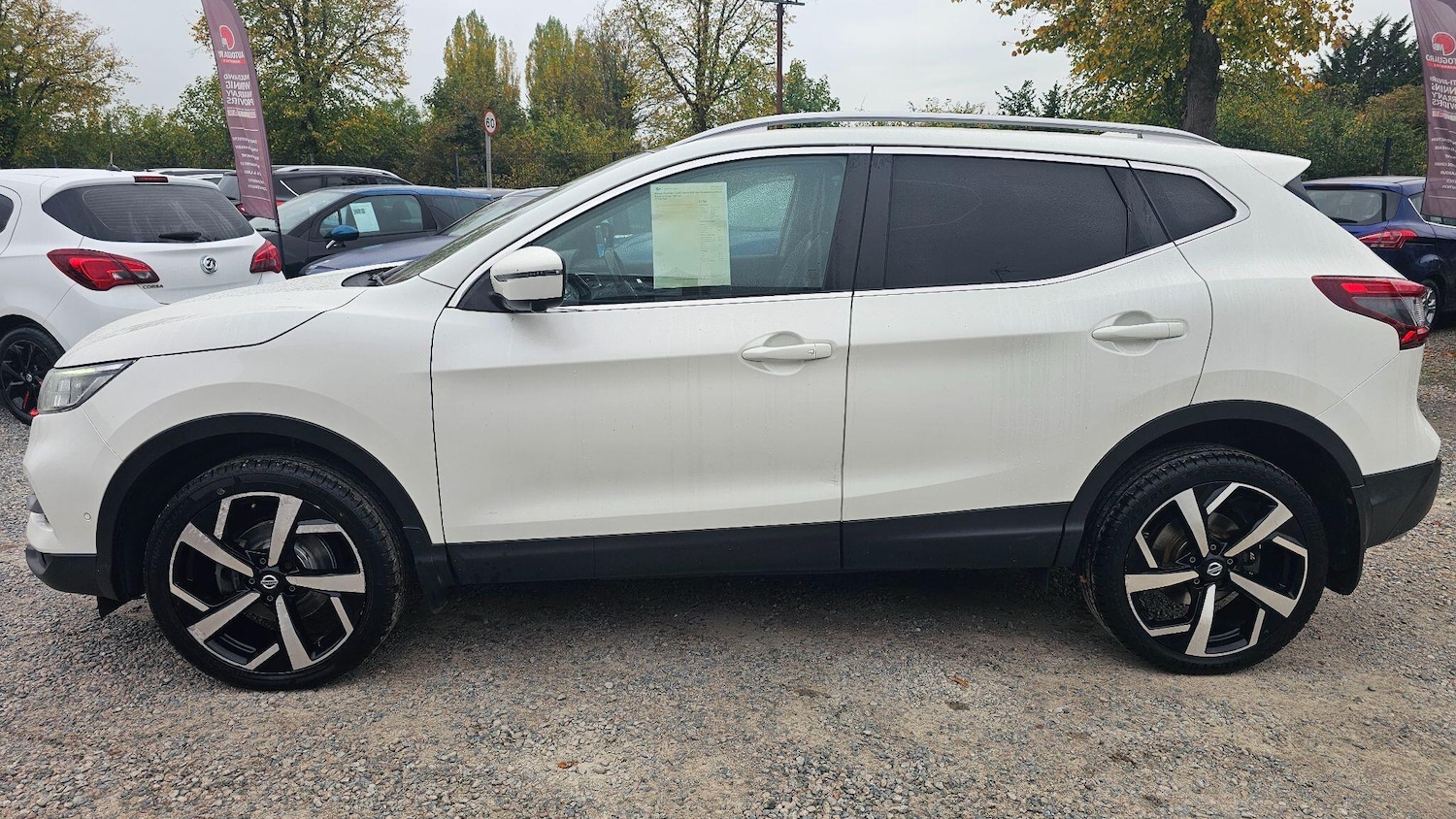 Used Nissan Qashqai 2017 for sale - 76988936: Photo 2