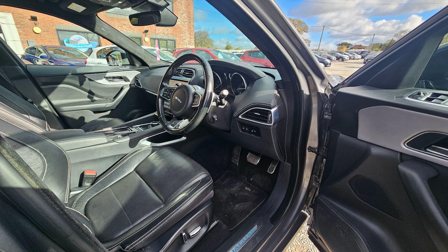 Used Jaguar F-Pace 2018 for sale - 76486729: Photo 11