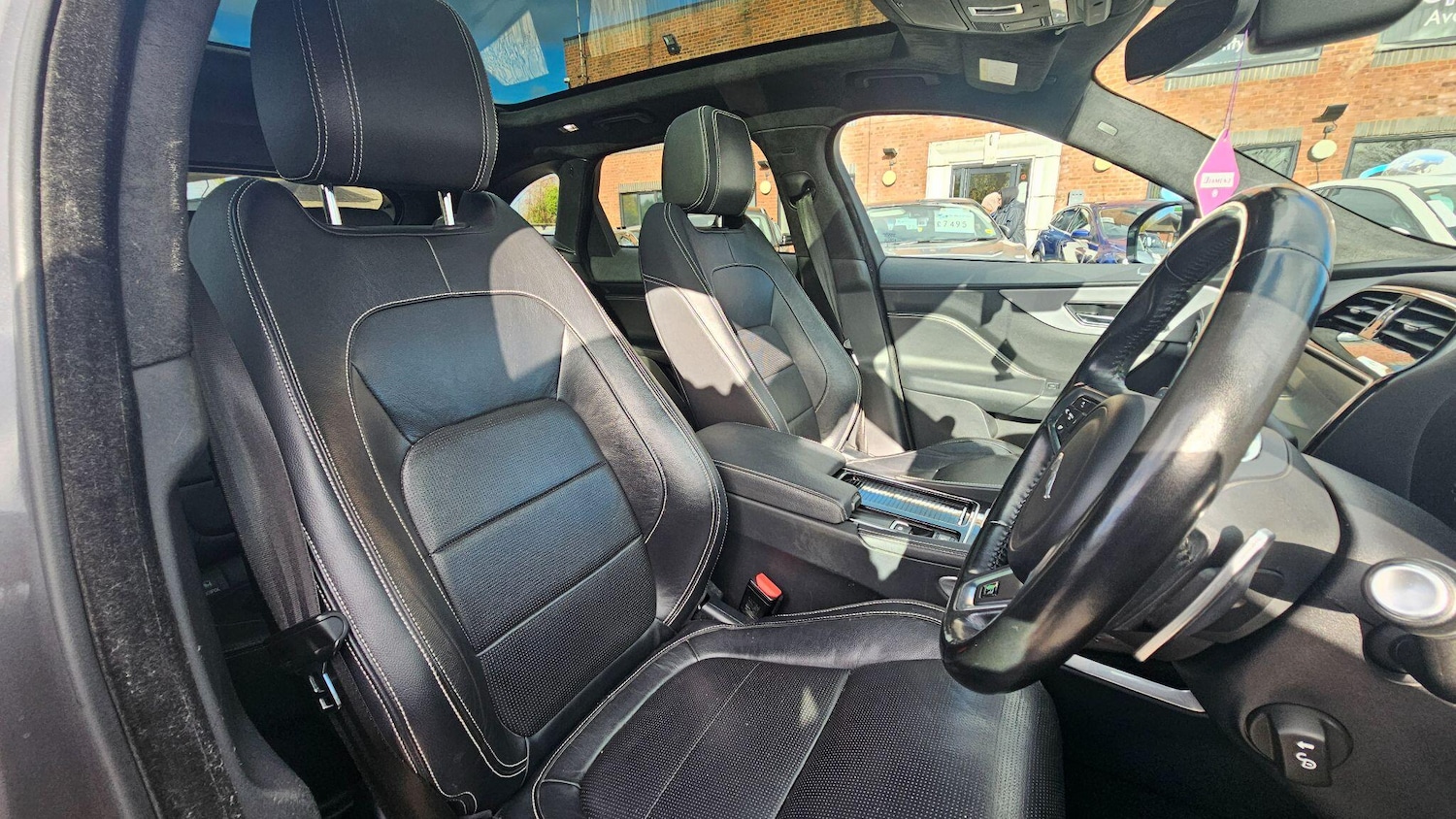 Used Jaguar F-Pace 2018 for sale - 76486729: Photo 13