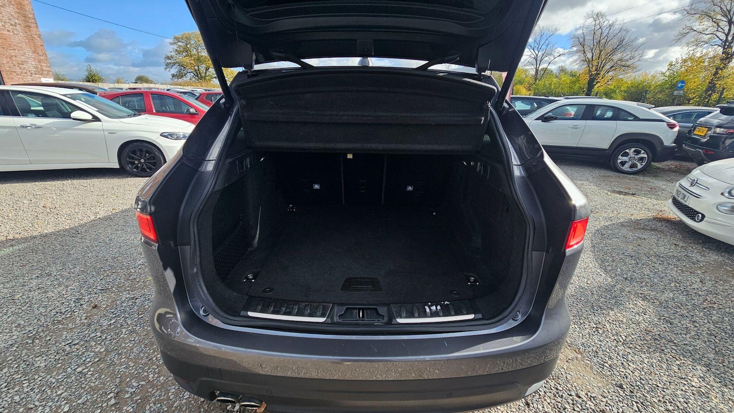 Used Jaguar F-Pace 2018 for sale - 76486729: Photo 17