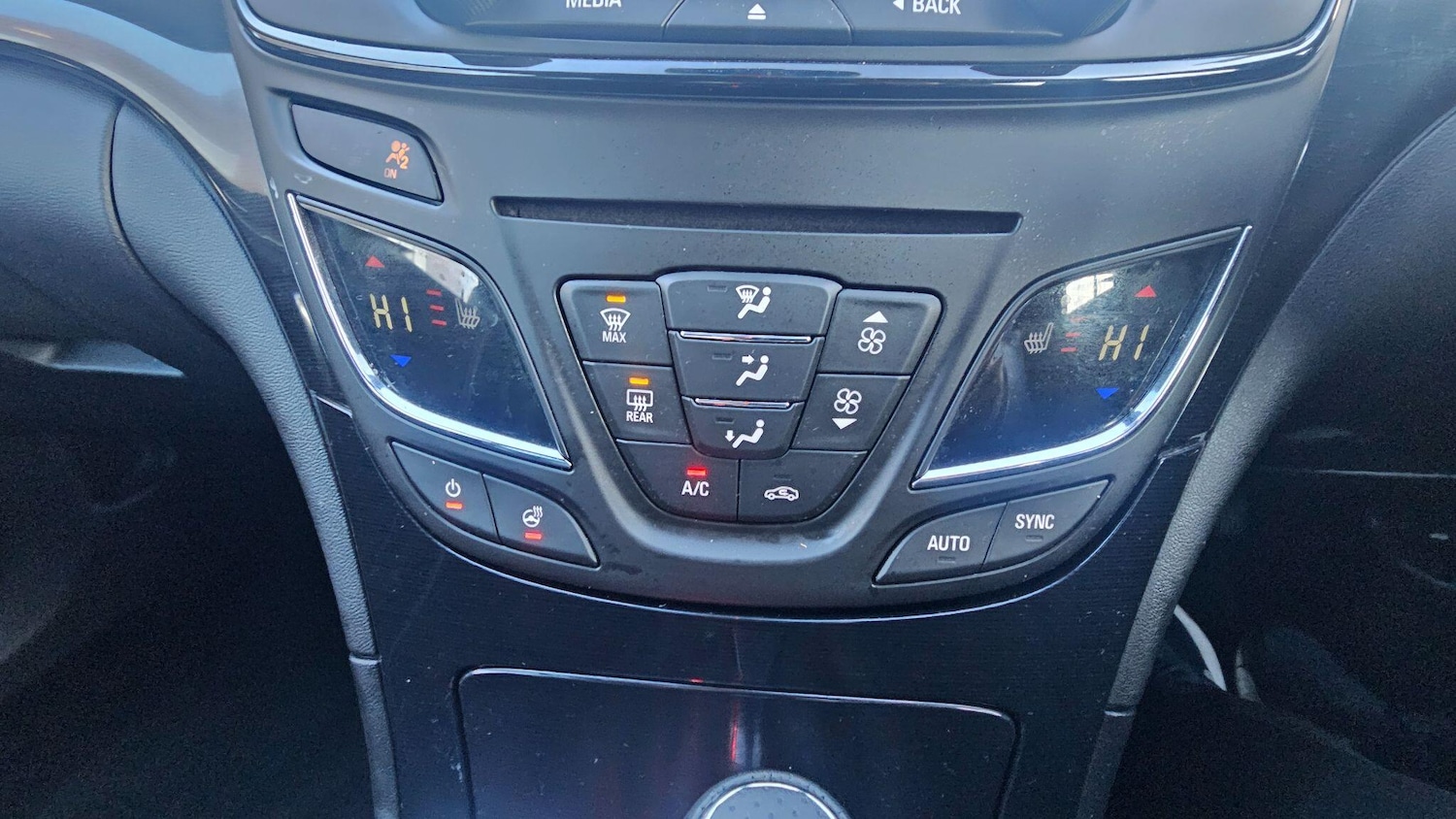 Used Vauxhall Insignia 2015 for sale - 77440800: Photo 21