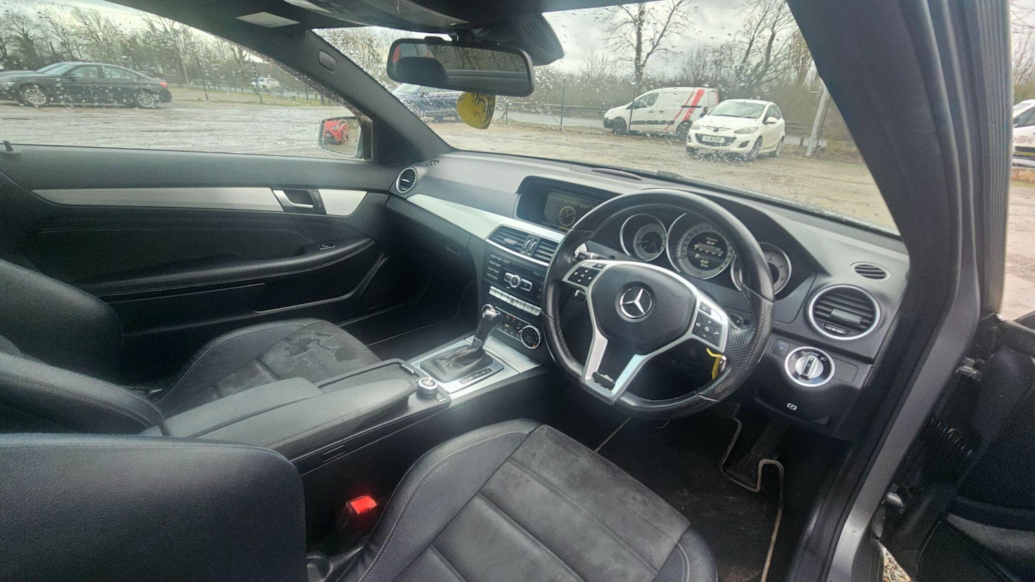 Used Mercedes-Benz C Class 2015 for sale - 77625797: Photo 11